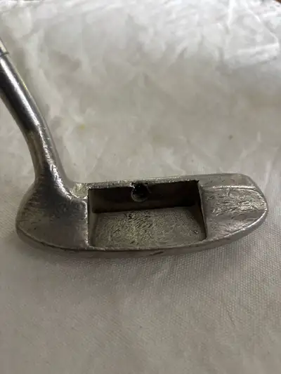 Ready for a Tornado of birdies?? Used RH TORNDO S Wilken of St. Andrew’s Scotland putter Wear preset...