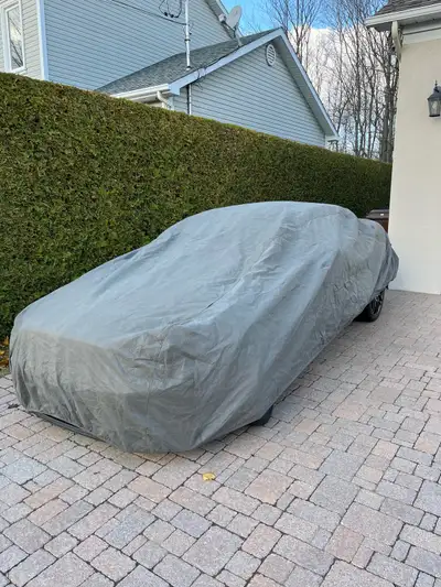 Housse de voiture hydrofuge à 4 couches Simoniz Platinum avec protection UV Format grand : Convient...