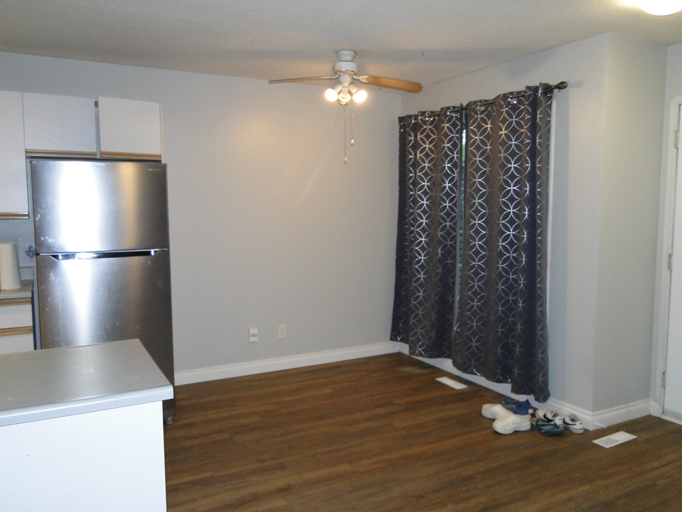 Three bedroom house for rent in Calder 2