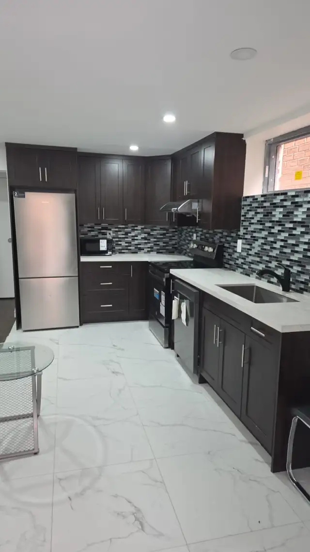 Legal 1 Bedroom and 2 washrooms basement apartment in Long Term Rentals in City of Toronto - Image 9
