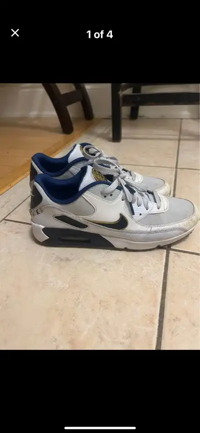 Selling Nike golf shoes Men size 9. Wore only last season. It’s in good condition. Serious buyers on...