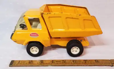 ** Still on display at NW on Sun 15 Jun 2025. ** Tonka toy 53040 pressed steel orange mini dump-truc...