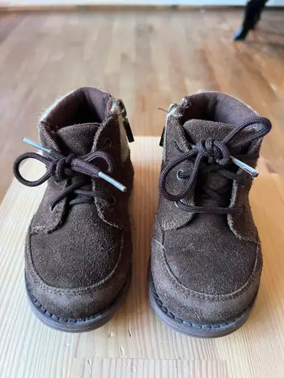UGG Orin Wool Brown Boots toddler size US6, View more