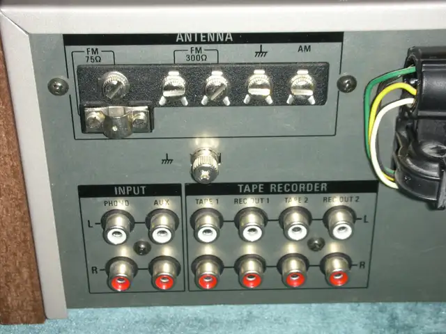 VINTAGE SONY AM/FM STEREO RECEIVER in Stereo Systems & Home Theatre in Calgary - Image 8