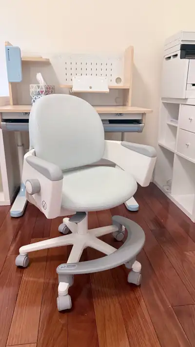 iloom Children's Desk Chair Baby Blue, View more