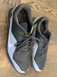 Nike Lunarlon Men’s Golf Shoes - Size 9.5