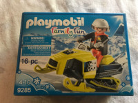 Playmobil 9285 Family Fun Snowmobile Set