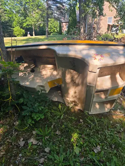 Paddle boat in mint condition everything works email or text 613 484 7492 asking $250