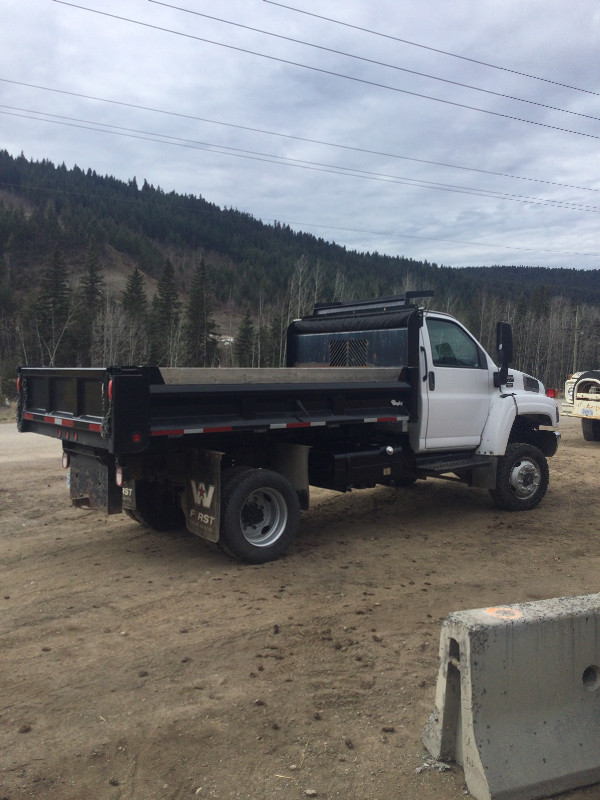 Gmc c5500 4x4 dump truck in Heavy Trucks in Williams Lake - Image 2