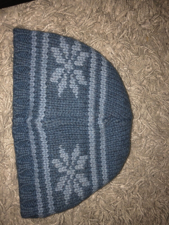 Gap winter hat in Clothing - 2T in Kitchener / Waterloo
