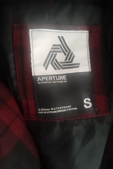 Snowboard jacket and pants in Men's in Kitchener / Waterloo - Image 3