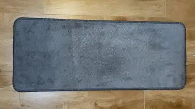 Up for sell one OEM Carpet Floor Mat for Toyota Sienna 2004 - 2010. The mat is in very good conditio...