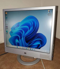 HP vs17 LCD Monitor with speakers