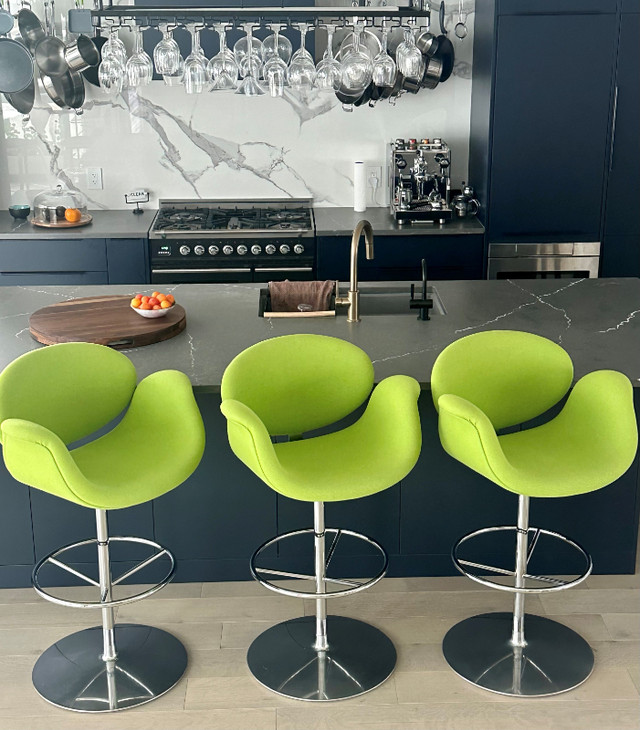 Pierre Paulin Tulip Chairs Set of 3 counter height green modern in Dining Tables & Sets in Ottawa