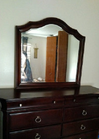 Elegant Dresser with mirror