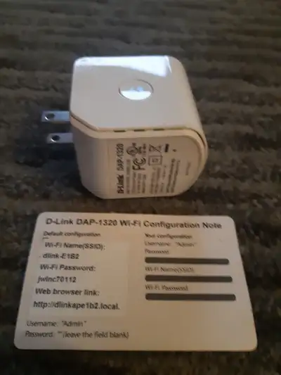 Small but effective Dlink wifi extender. Works good... Thanks for looking and check my other ads!