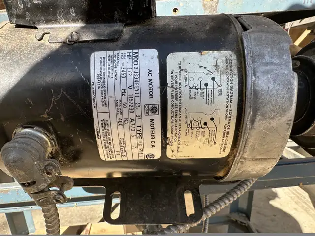 8” table saw with router attachment in Power Tools in Red Deer - Image 4