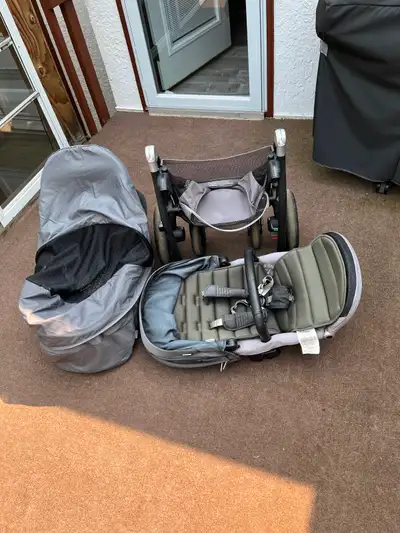 Britax stroller, ,bassinet, car seat in one