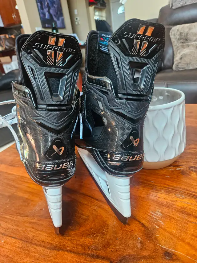 BAUER SUPREME MACH SKATES PRO STOCK62864362564354121