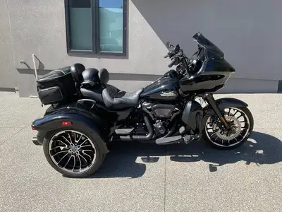 2024 Harley Davidson Road Glide Trike, stage 2, $10K of upgrades , D&K upgraded rear shocks, 12” bar...