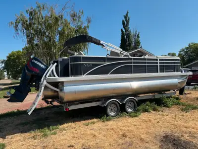 2019 Bennington 22SSXAPG pontoon boat with 2019 Evinrude E-Tec E150HGX 150 hp motor for sale. Low ho...