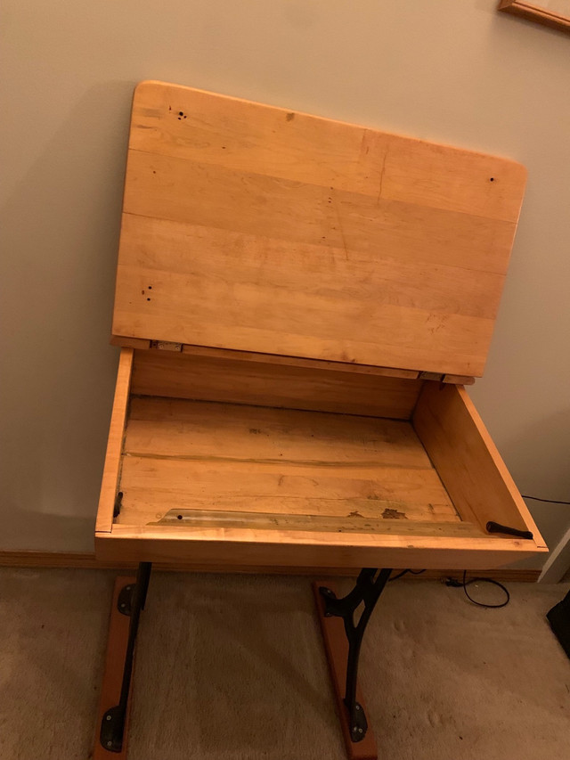 Antique school desk in Desks in Winnipeg - Image 3