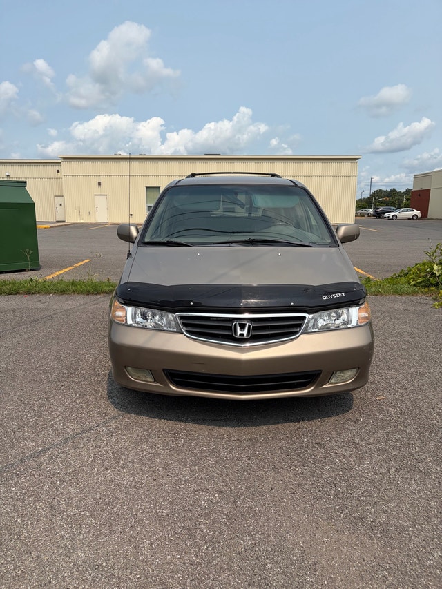 Honda Odyssey 2003 — photo 2
