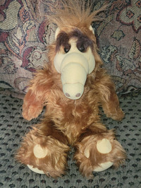 Alf 1986 plush / Vancover Grizzlies / Skylanders marvel figures