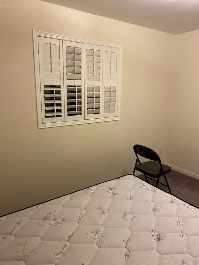 one single room for rent with washroom in Long Term Rentals in Mississauga / Peel Region - Image 4