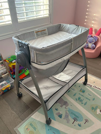 Graco Dream Suite Bassinet/changing table