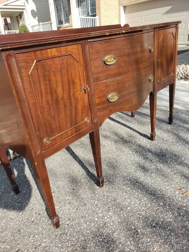 A GREAT ANTIQUE MALCOLM CABINET SIDEBOARD in Hutches & Display Cabinets in City of Toronto - Image 3