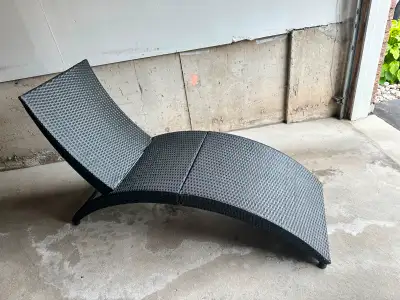 Foldable Chaise Lounge - All-Weather Wicker, View more