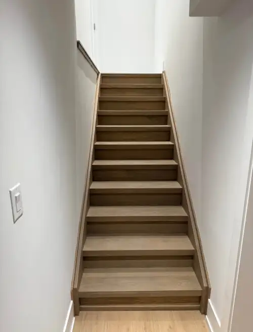 I am offering a cozy 1 bed, 1 bath basement rental with modern finishes. The unit features a well-eq...