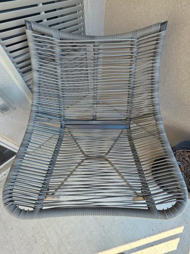 PATIO CHAIR & TABLE SET in Patio & Garden Furniture in Oakville / Halton Region - Image 7