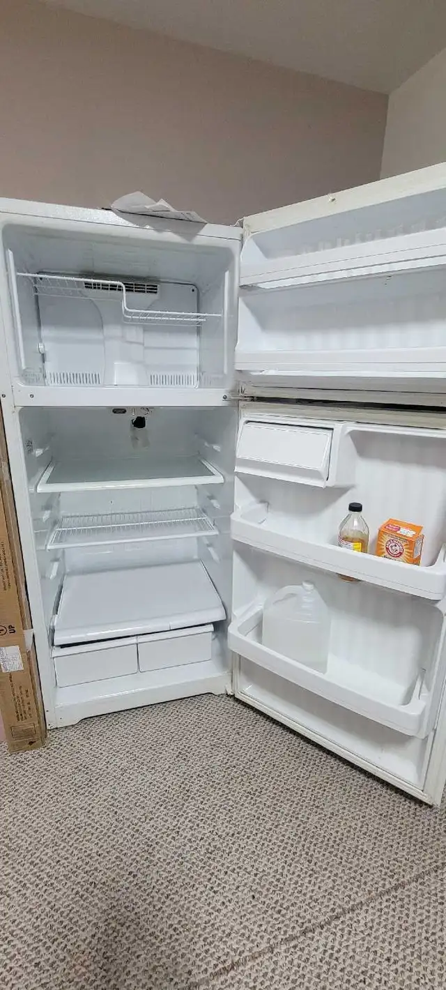 Hotpoint fridge497224371415951361