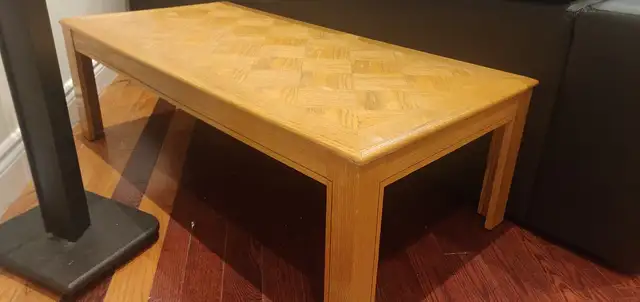 wooden coffee table in Coffee Tables in Ottawa - Image 3