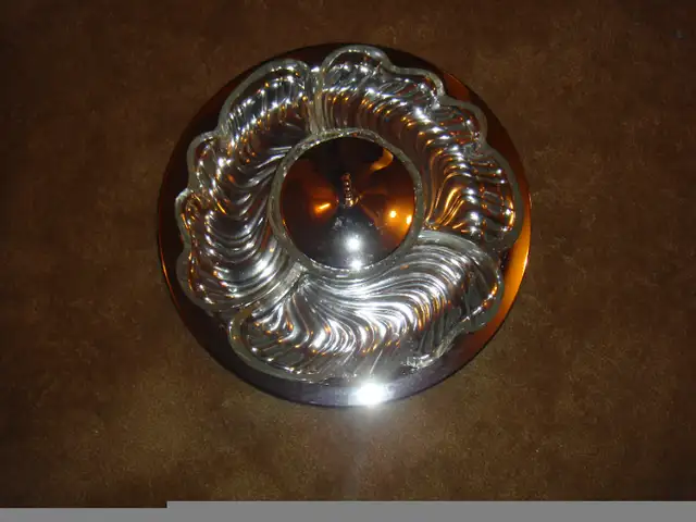 Vintage Kromex Lazy Susan in Kitchen & Dining Wares in Edmonton - Image 6