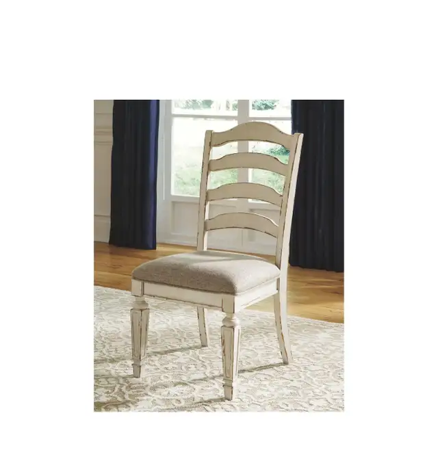 Dining Table with 6 Chairs  in Dining Tables & Sets in Markham / York Region - Image 7