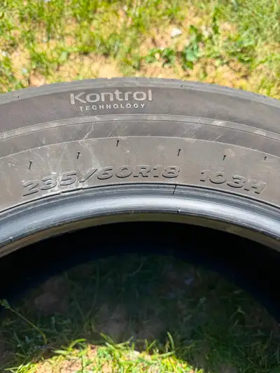Selling Like New 18 inch Hankook tires.Size 235/60r18 took them off 2025 Honda CRV with less than 30...