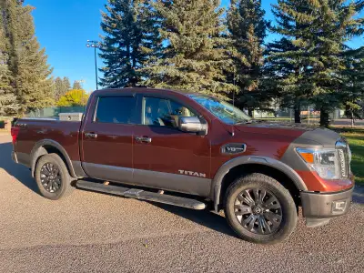 I am selling my 2017 Nissan Titan, a robust pickup truck that's ready for work or play. This truck f...
