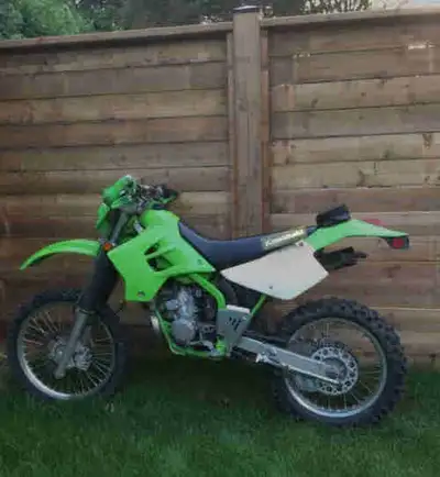I am selling my 2000 Kawasaki KDX 220R, a robust and reliable dirt bike perfect for off-road adventu...