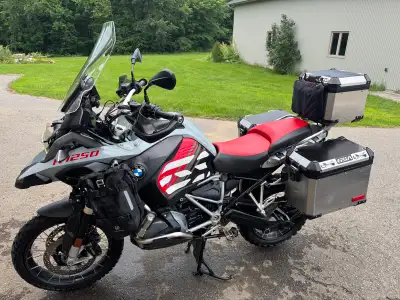 Immaculate 2019 BMW R 1250 GS-A Adventure Exceptionally clean and well-maintained 2019 BMW R 1250 GS...