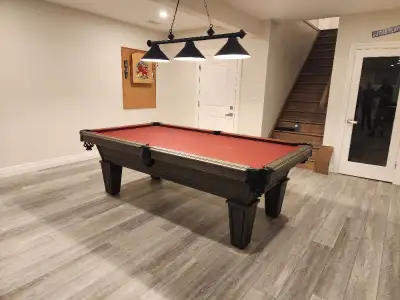 New 4x8' Kent Pool Table features all wood construction, diamond pearl rail sights, leather pockets,...