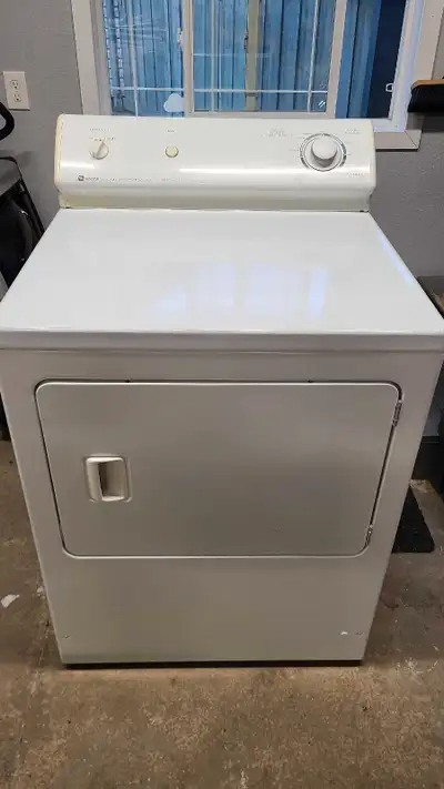 Maytag Electric Dryer. Has been inspected/tested/cleaned and is in great working order. Will deliver...