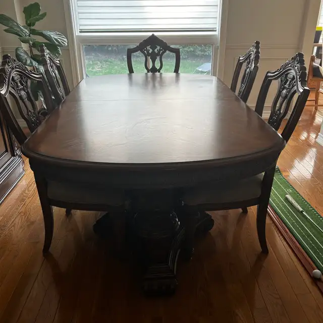 Beautiful Carved Wood Dining Set in Dining Tables & Sets in Hamilton - Image 4