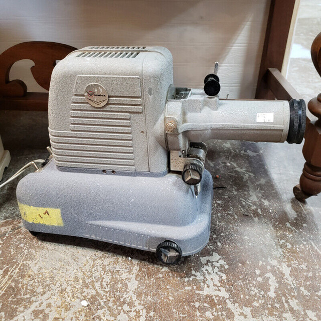 Vintage Viewlex Projector in General Electronics in Hamilton - Image 2