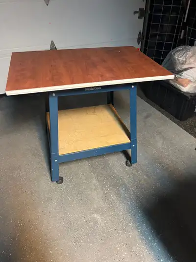 Établi Mastercraft 24 x 36 pour scie 10-12 pouces