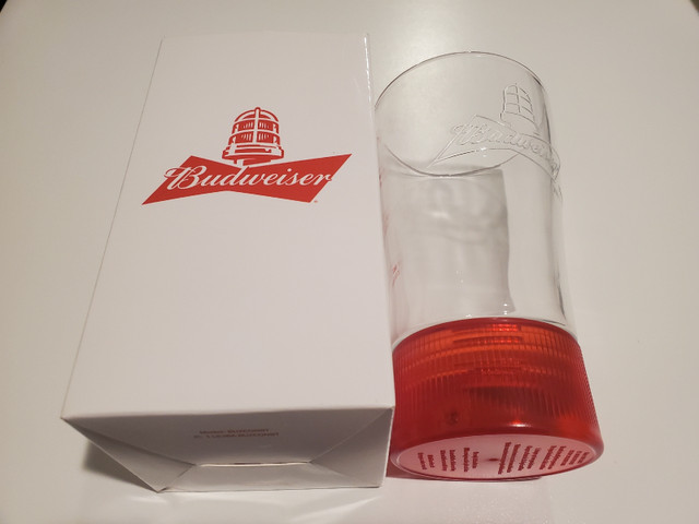 Budweiser Red Light Glass dans Autre  à Ouest de l’Île