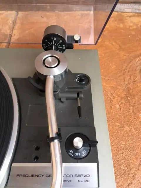 Vintage Technics SL-20 Record Player (serviced) in Stereo Systems & Home Theatre in City of Toronto - Image 4