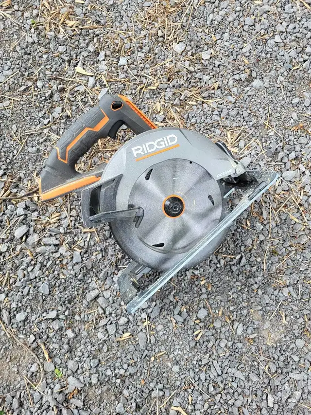 Ridgid cordless 7 1/4 circular saw (tool only)
